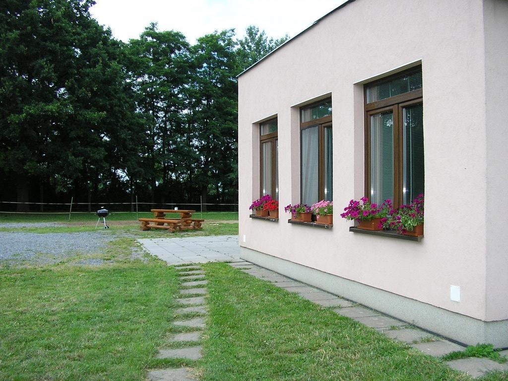 Minipenzion Na Vyhlidce Hnevotin Exterior photo